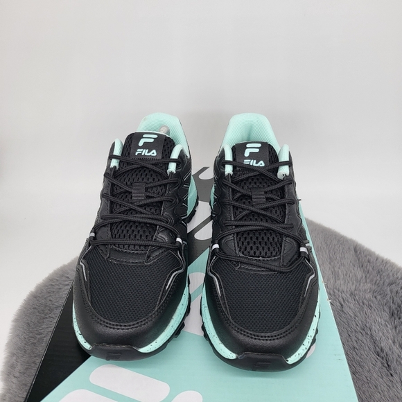 New Fila Quadrix Women's Trail Running Shoes Size 7 - Picture 3 of 7